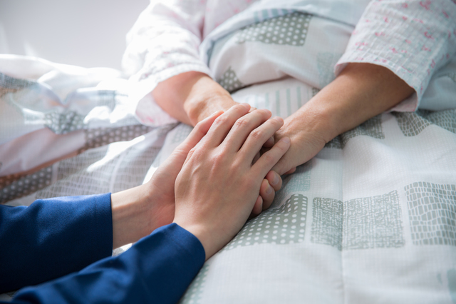 優しい看護師のイメージ画像