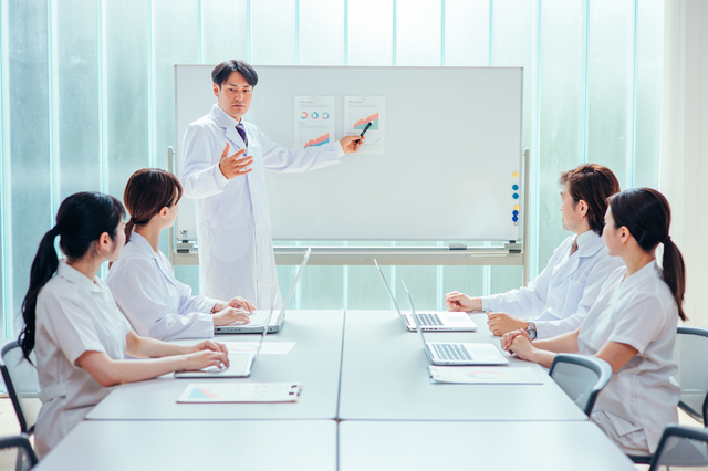 機械にできないことを担う医療従事者たちのイメージ画像