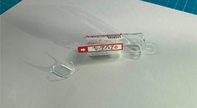 破損したアンプルの写真