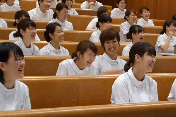 【看護roo!】看護師専用Webマガジン ステキナース研究所 | 「笑い」が看護を変える!元吉本芸人が教える医療コミュニケーション術